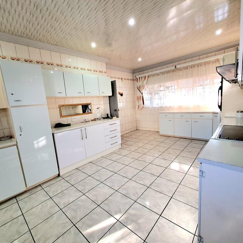 5 Bedroom Property for Sale in Stilfontein North West